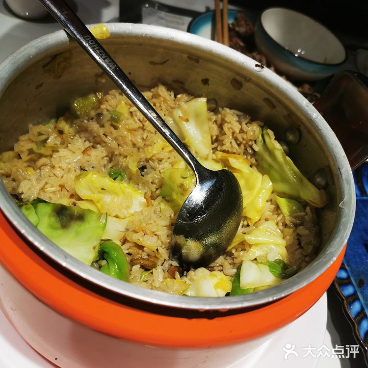 一份是有酱汁的，一份没酱汁