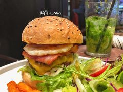牛肉汉堡-Simple Yummy简单美味(上邦百汇城店)