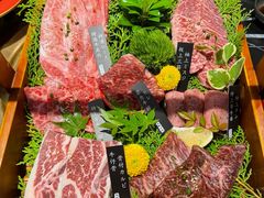 -山川小町·极番烧肉(新地假日广场店)