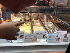 -VENCHI 闻绮(上海佛罗伦萨小镇店)