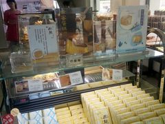 面包甜点陈列柜-好利来(大港胜利街店)