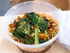 旦旦粉-爆炸头阿姨小四川正宗川味小吃(无任何分店)