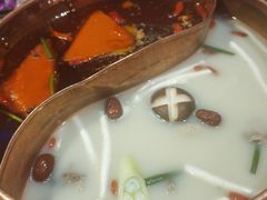 -三人行骨头王火锅(长寿店)