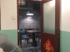 大堂-超越炭火牛蛙火锅鸡(河东店)