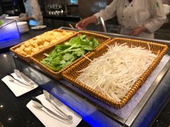 -上海西藏大厦万怡自助餐厅(徐汇店)