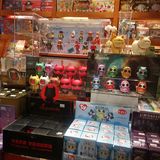 开一家书店倒是别出心裁,可谓闹中取静