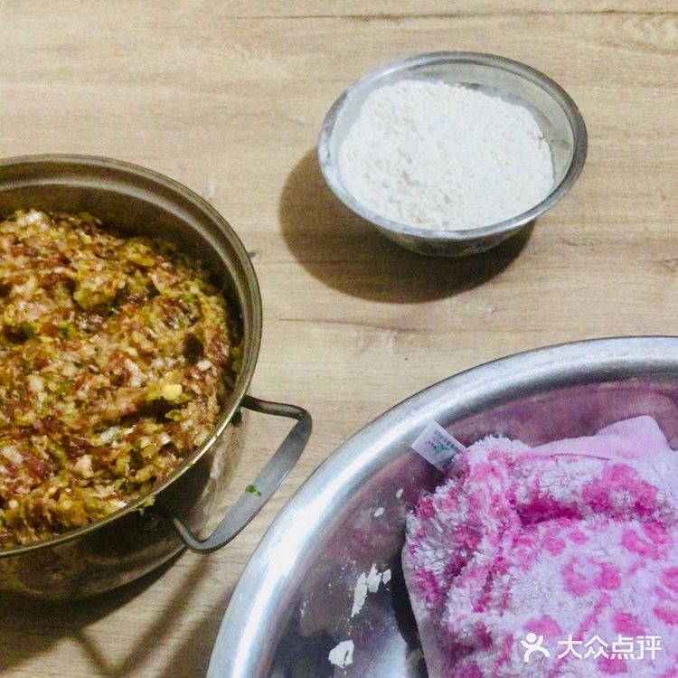 家里包的饺子才是最香最好的嘛