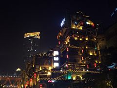 -屋顶顶城市·江景酒店-客房部