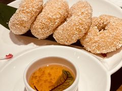 炸虾饼配泰国梅子酱-帕蓝·暹罗料理(大学路店)