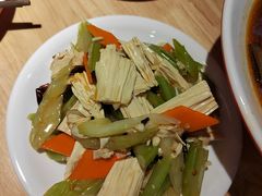 腐竹拌芹菜-园区食堂