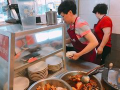 -松树干拌面店