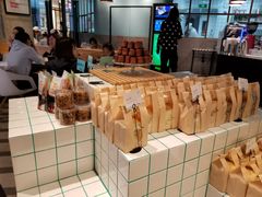 -Dough&Joe团憩(瑞虹天地月亮湾店)