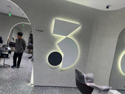 -3·3HAIR SALON