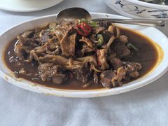 红烧牛腩-茗贵坊食府