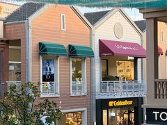 -王府井奥莱临潼小镇(临潼店)