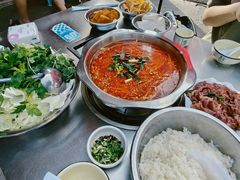 -黄利砖万峰林布依特色酸笋牛肉馆