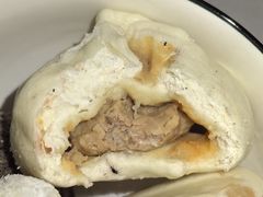 鲜肉大包-老半斋(福州路店)
