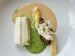 时令鲜鱼配日本芦笋佐杂菌-Caprice(香港四季酒店)