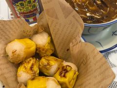 鱼蓉烧麦-香港十三座(宝山万达店)