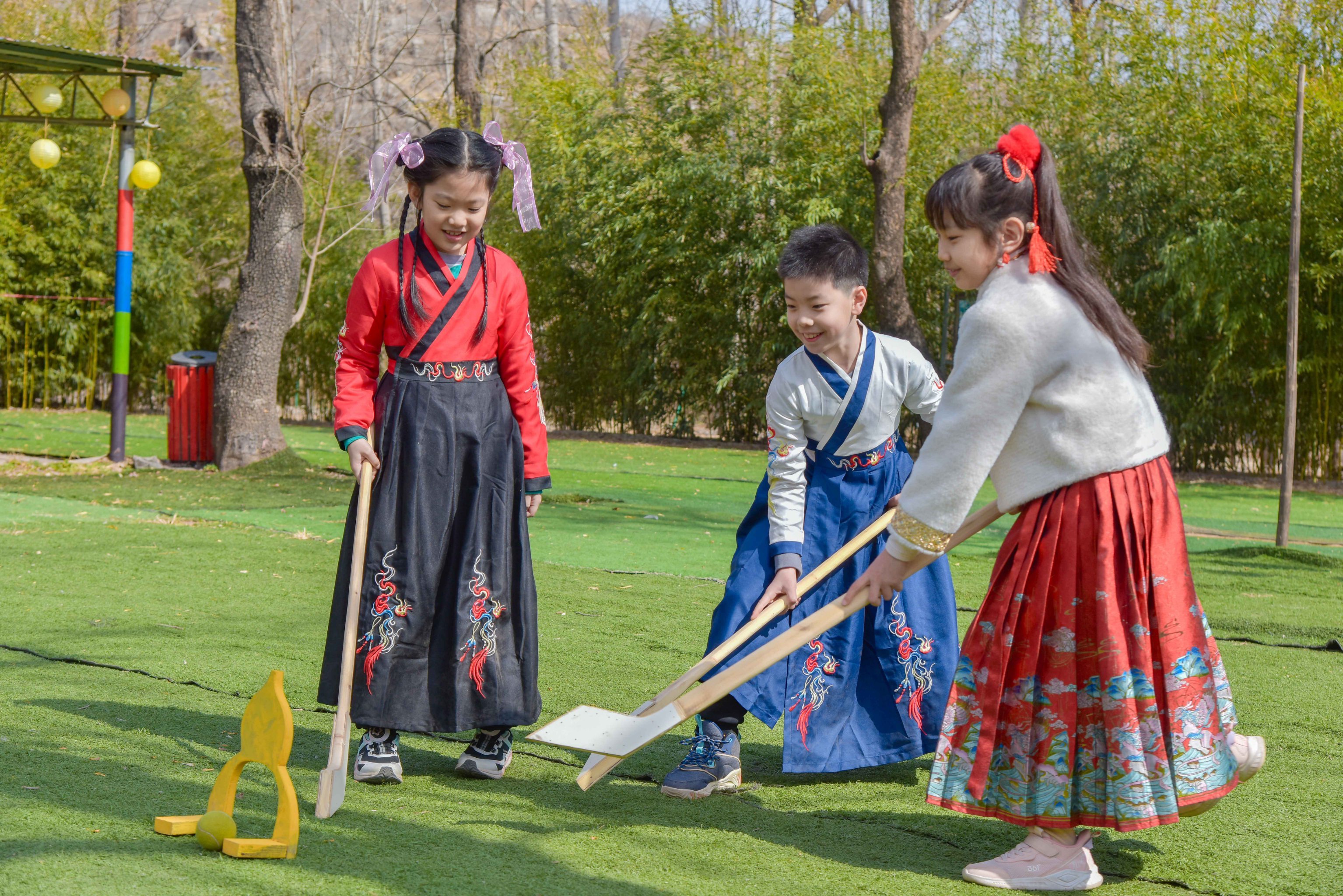 捶丸 是中国古代一种以球杖击球的体育运动