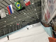 -乔波室内滑雪场