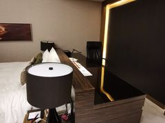 -上海滴水湖皇冠假日酒店