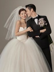 -樱花婚纱摄影