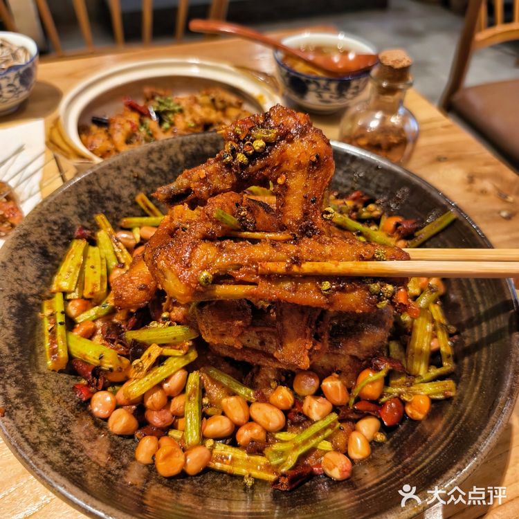 啊啊啊在沈阳吃到了正宗的海肠拌饭🍢🍚