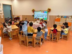 -小门牙好性格托育(北外滩中心)