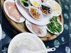 -桥香园云南过桥米线(金马碧鸡店)