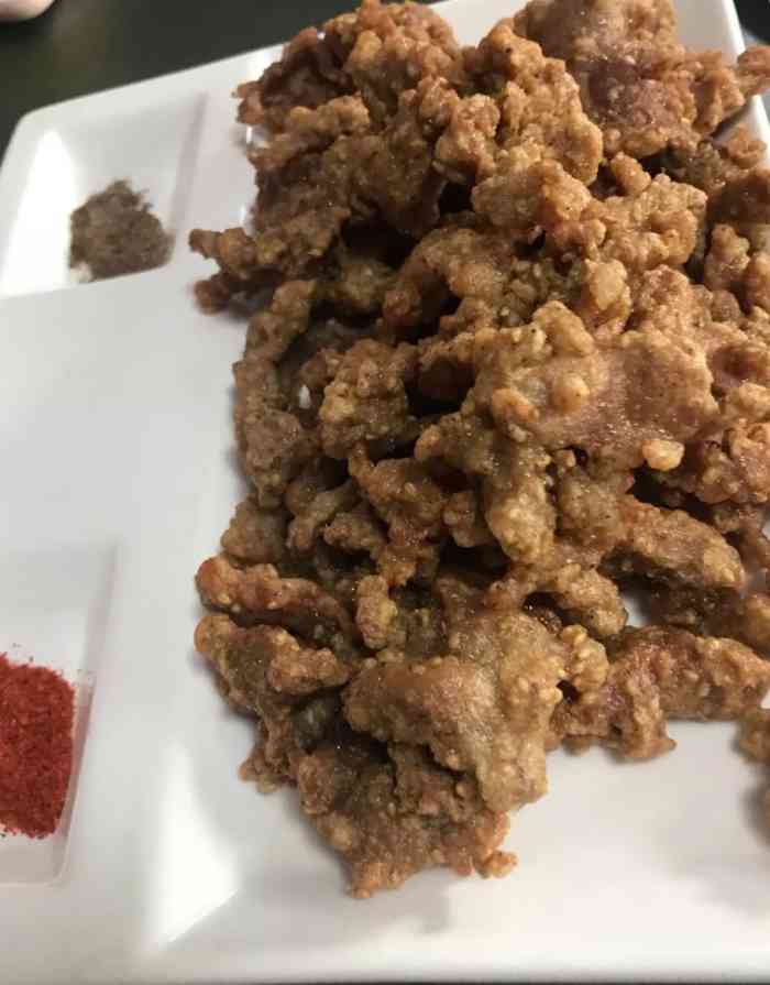 打分 很老的一家饭店了,芝麻牛肉真的不错,蒸包也好吃.