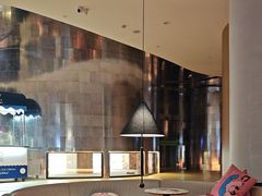 -涨巢·潮玩水疗局