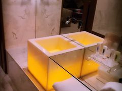 -上海滴水湖皇冠假日酒店