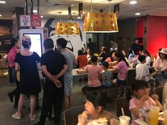大堂-麦当劳(龙之梦购物中心店)