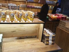 面包甜点陈列柜-百饼园(南后街店)