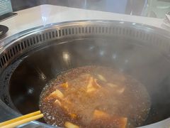 -哈尔滨烧烤·山河村铁锅炖(交大店)