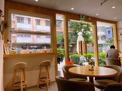 靠窗位-春上咖啡