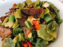 莴笋炒腊肉-渔芙南(三里屯店)