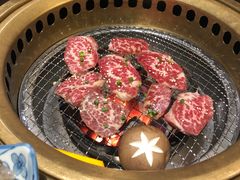 -山川小町·极番烧肉(新地假日广场店)