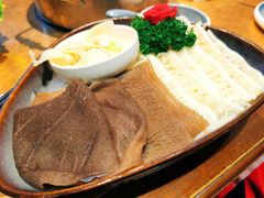 -左庭右院鲜牛肉火锅(金山万达店)