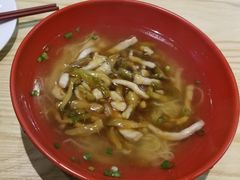 雪菜肉丝面-滋味满屋美食坊(上海街店)