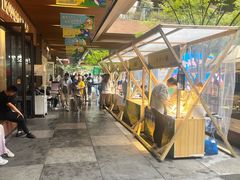 -瑞虹新天地月亮湾
