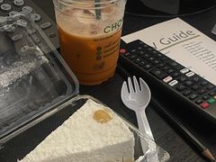 -Chom Cafe and Restaurant