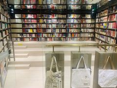 -钟书阁(群光广场店)