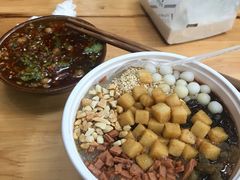 -四小区火锅·巷子里的重庆火锅(花照壁店)