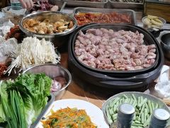 -小草屋轰趴馆别墅派对新场团建家庭聚会