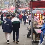 贵阳的街道有的时候会让我想起尖沙咀后面儿的庙街