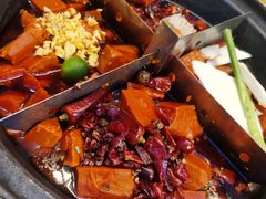 -爱你您·自家鱼塘·活水喷泉鱼火锅(八里店)