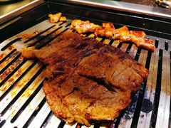 -臻牛烤肉