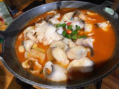 思茅酸汤鱼片-老滇山寨•云南特色菜•地方菜•民族风情歌舞表演(金碧店)